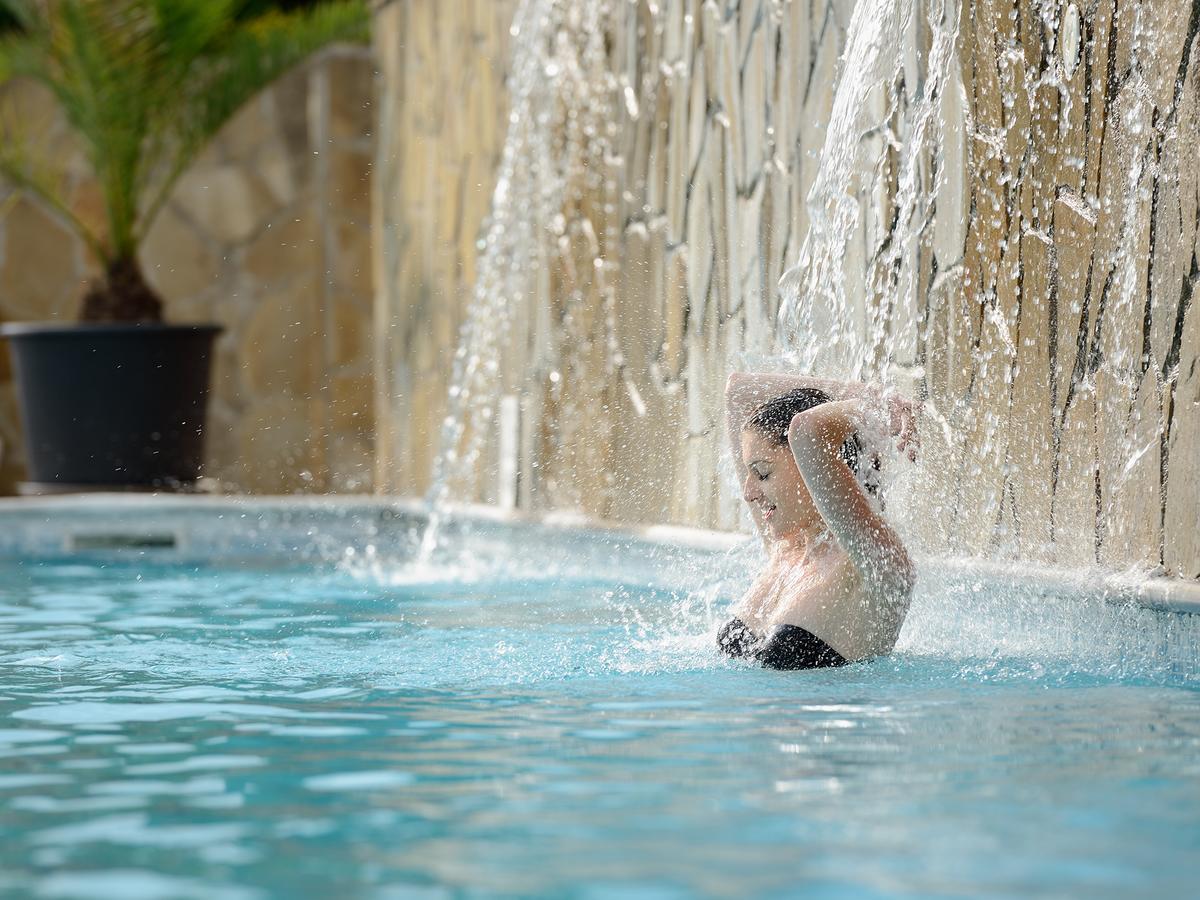 היסריה Augusta Spa Hotel מראה חיצוני תמונה